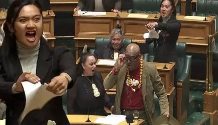 Yeni Zelanda parlamentosu karıştı! Haka danslı protesto