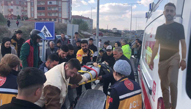 Motosikletiyle 2 yayaya çarptı: Hayatını kaybetti