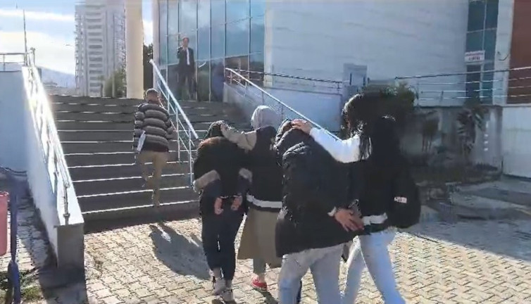 Hatay'da 8 yıllık firariler yakalandı