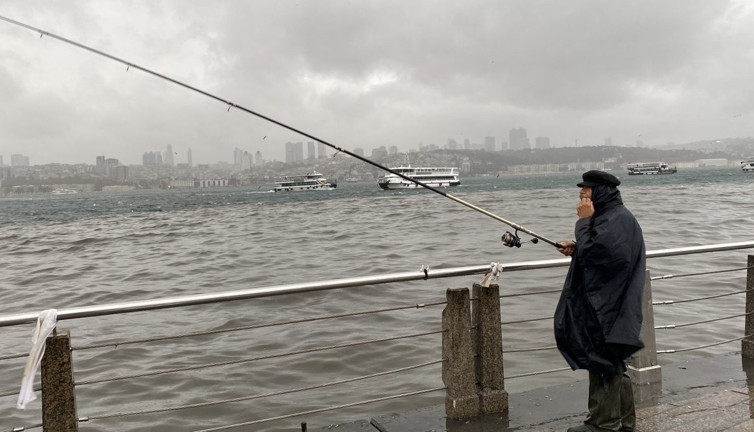 Balıkçıları lodos da durduramadı