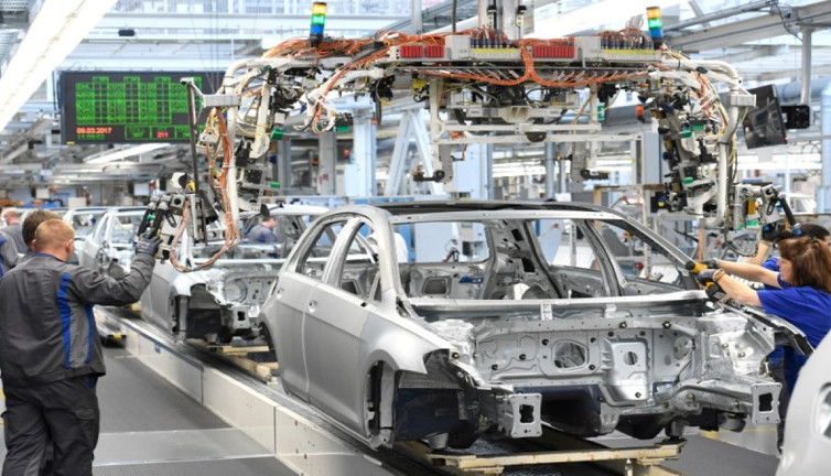 'Fabrika kapatacağız işten çıkartma yapacağız' Otomotiv devinin CEO'su açıkladı