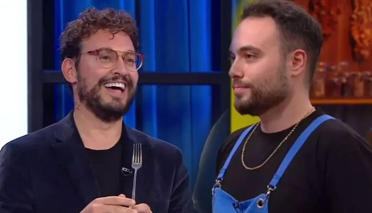 MasterChef Jürilerinin Kerem'e yaptığı hareket seyirciyi rahatsız etti! Sosyal medyadan tepki yağdı