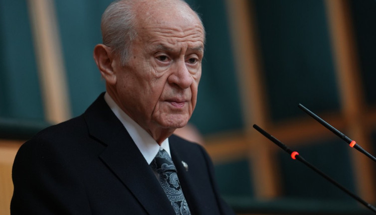 Bahçeli'den medya patronlarına ve gazetecilere alenen tehdit