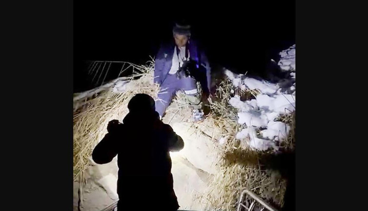 Erzincan’da tipi nedeniyle kanyonda mahsur kalan elektrik ekipleri kurtarıldılar