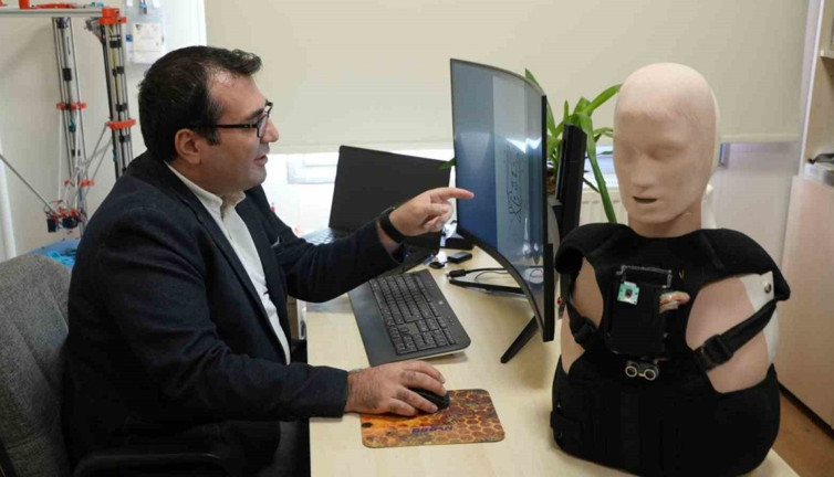 Görme engelli bireylerin hayatı ’Rehber Göz’ sayesinde kolaylaşacak