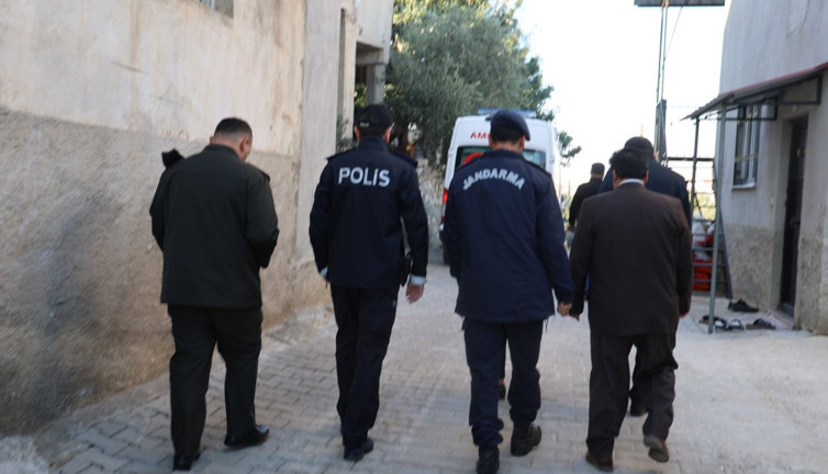 Şehidin vasiyeti gidip de dönmemek var diye başlıyor