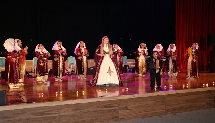 Erzincan'da engelli bireylerden sanat şöleni