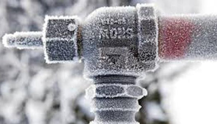 Uzmanlar uyardı! Donan sayaç ve tesisata ateş tutmayın