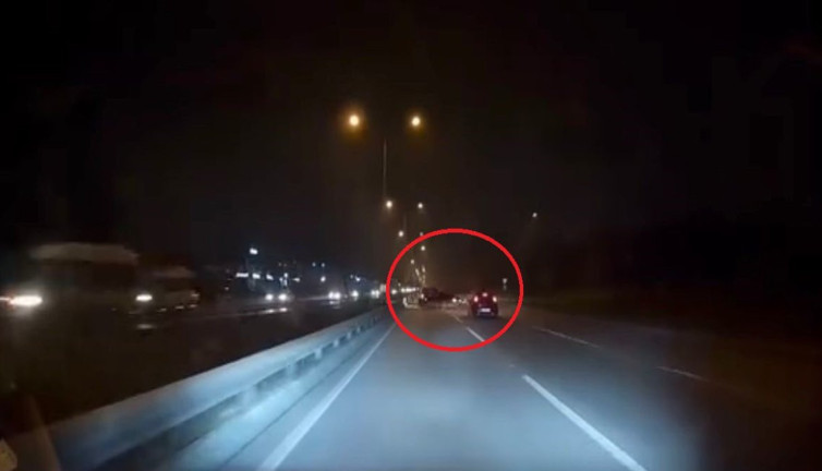 Bursa'da makas atarken kaza yaptı: O anlar kamerada