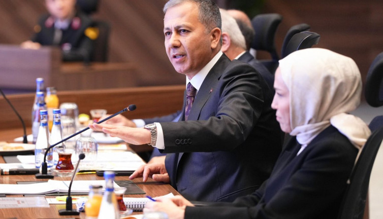 Yerlikaya: Bu yıl KADES'e gelen ihbar sayısı 1 milyon 420 bin 66