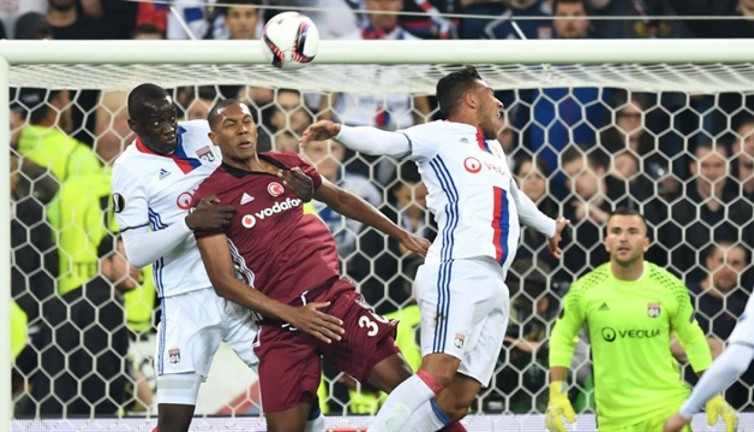 Fransa'nın ünlü takımı küme düşürüldü. Fenerbahçe'nin rakibi