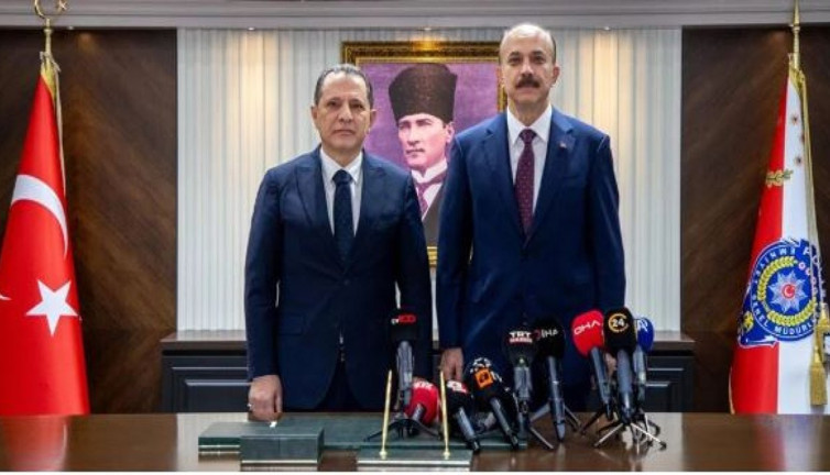 İstanbul'un yeni emniyet müdürü Selami Yıldız görevine başladı