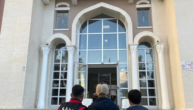 Fethiye’de büfe sahibini bıçakla yaralayan şüpheli yakalandı