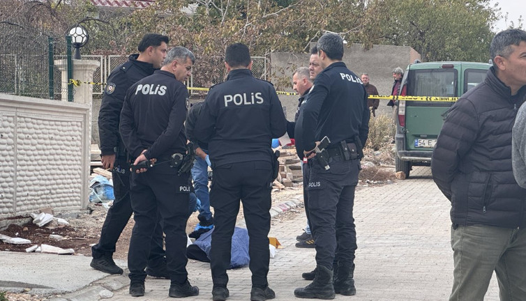 Yeni aldıkları evi temizlemeye gidiyordu! Eşi tarafından sokak ortasında katledildi