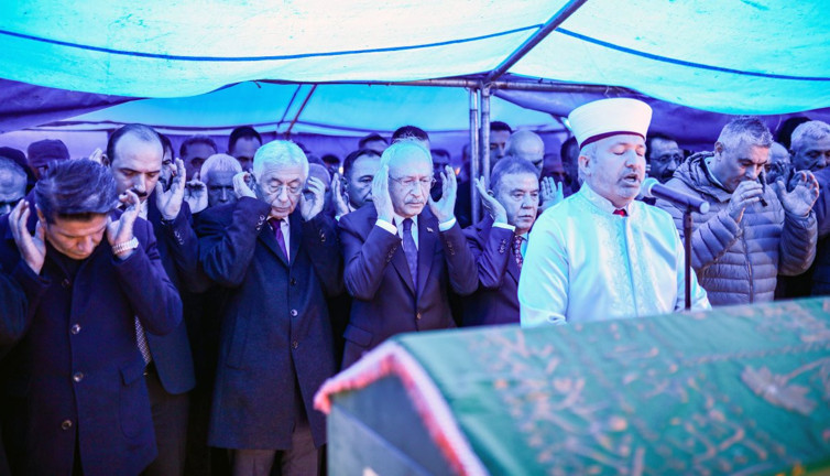 CHP eski Genel Başkanı Kemal Kılıçdaroğlu dünürü Orhan Nadir'in cenazesine katıldı
