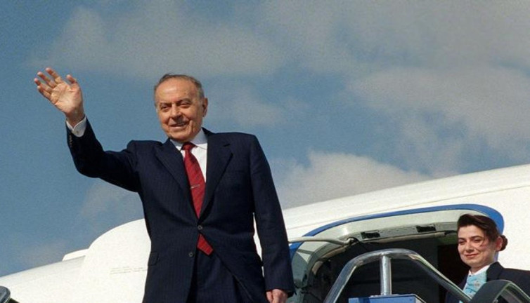 Haydar Aliyev vefatının 21. yılında anılıyor