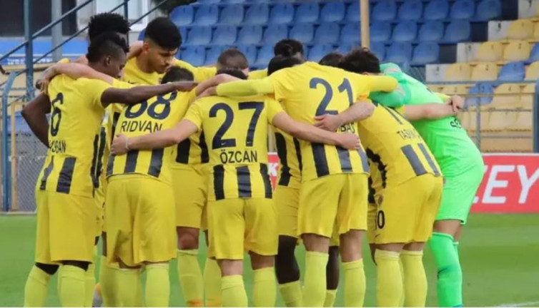 Menemen FK evinde çıkış arıyor