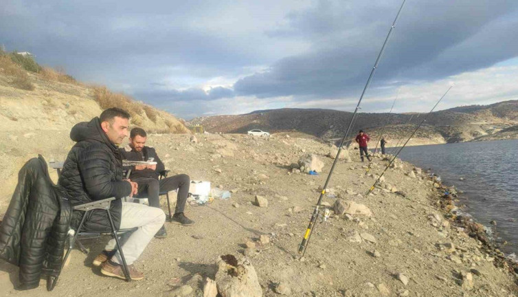 Çekerek’te olta balıkçılığına yoğun ilgi