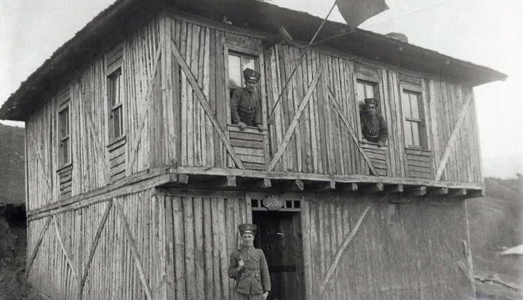Tarihi fotoğraf: 104 yıl önceki Bolu Jandarma karakolu