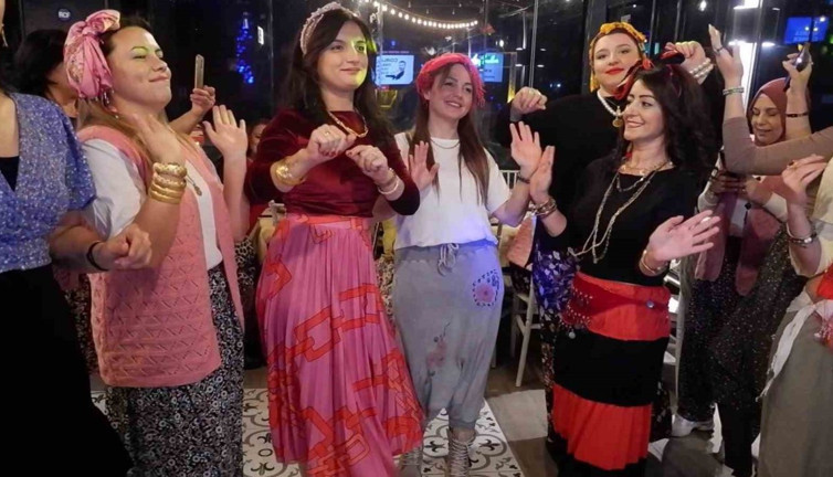 Edirne’de kadınların ’Şalvar Gecesi’ renkli görüntülere sahne oldu