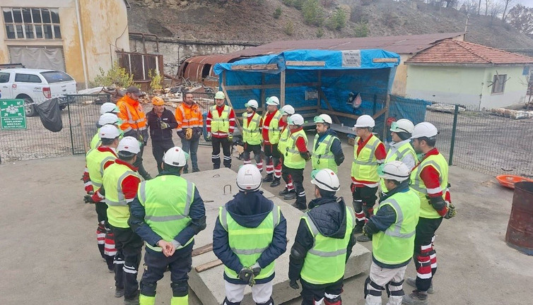 Tunçbilek’te madencilere deprem eğitimi