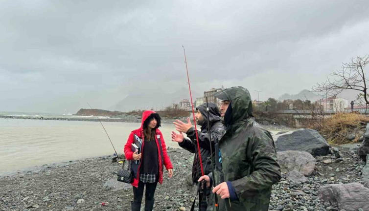 Artvin'de balık kafesi yırtılmıştı somonları avlayanlara ceza