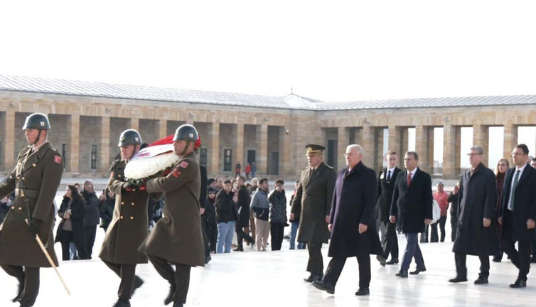 Kamu Başdenetçisi Akarca Anıtkabir'i ziyaret etti