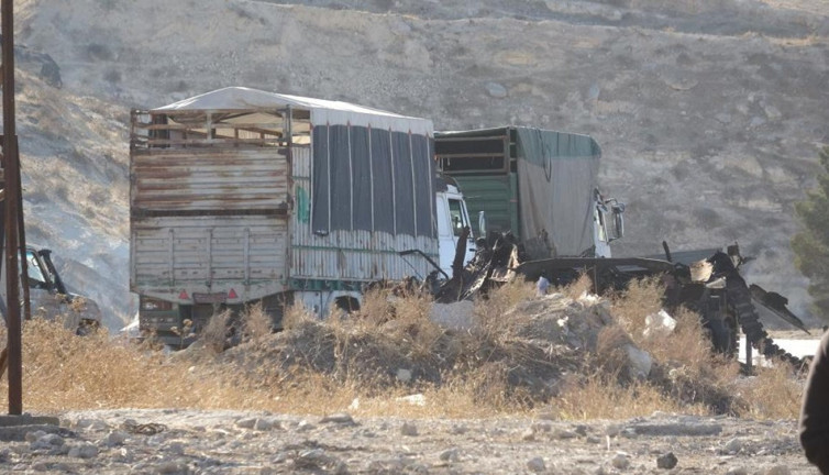 Teröristler Münbiç’ten kaçarken bıraktı! Bomba yüklü kamyon imha edildi