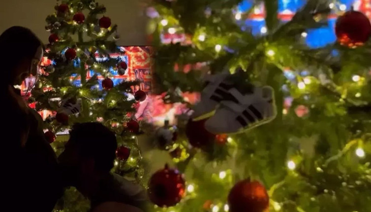 Daha önce evlat acısı yaşamışlardı! Ünlü şarkıcıdan müjdeli haber geldi