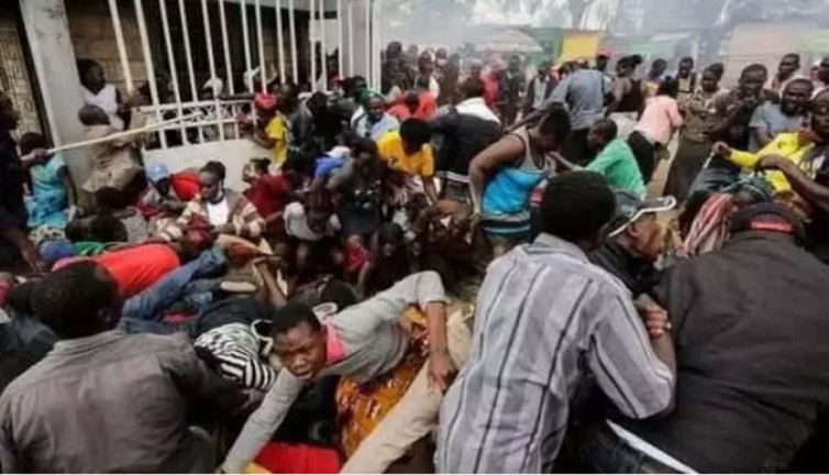 Nijerya'da izdiham. 27 kişi hayatını kaybetti