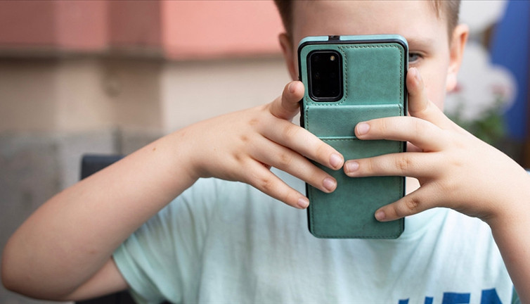 Sosyal medyada çocuklar için yeni sistemin adı belli oldu Bakan Göktaş açıkladı