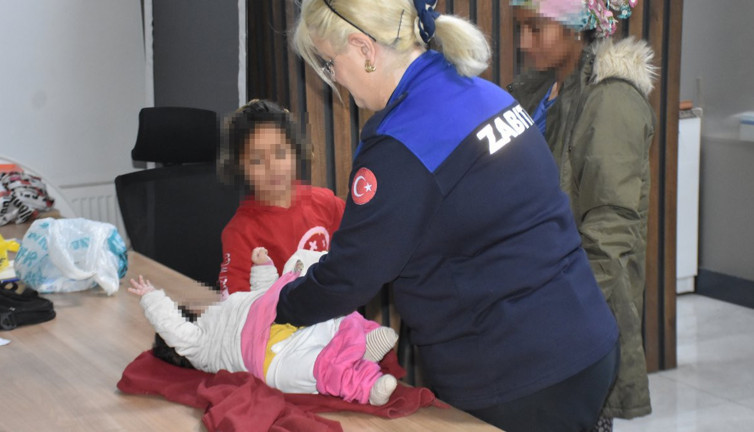 Niğde'de 'dilenci' operasyonu! Paralar bebeğin bezinden çıktı