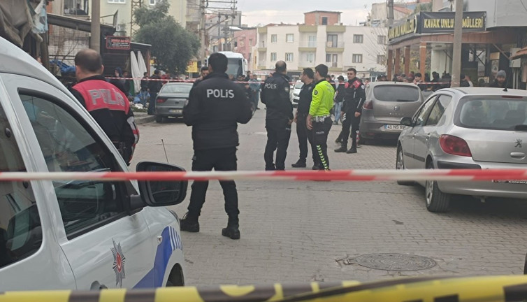 Manisa'da yoldan geçenlere kurşun yağdıran genç tutuklandı