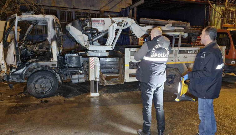 Kurtarıcı kamyonet kundaklandı: 3 kişi gözaltına alındı