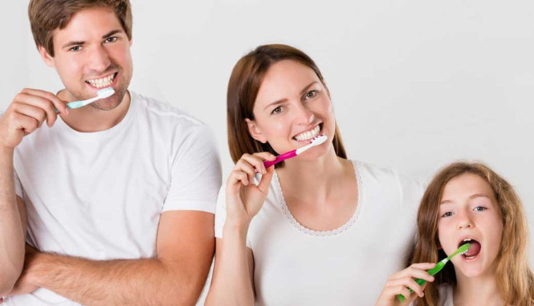 Diş bakımında yapılan hatalar... Uzmanlar yanlış bilgileri aydınlatıyor...