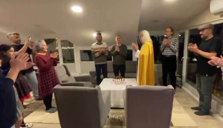 Kendisini mesih ilan eden Hasan Mezarcı Noel'de doğum gününü kutladı