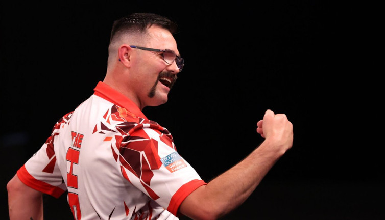 Damon Heta'dan tarihi performans