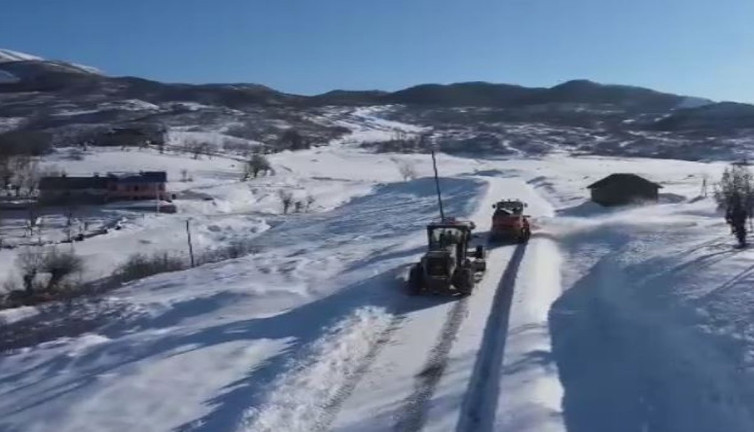 Tunceli’de kar nedeniyle köy yolları ulaşıma kapandı! 28 Aralık 2024