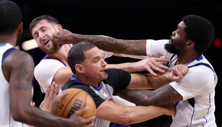 NBA'de yumruklar havada uçuştu