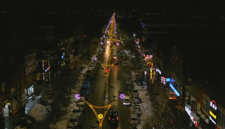 Alfred Hitchcock’un meşhur filmini anımsattı: Şehrin üstünü kara bulut gibi kapladı