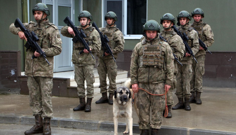 Eller tetikte, gözler sınır hattında! Hudut kartalları yeni yılda görevlerinin başında
