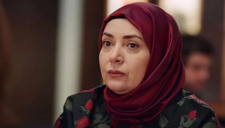 Kızılcık Şerbeti’nin Pembe’sini öfkelendiren yorum! Dayanamayıp öyle bir cevap verdi ki…