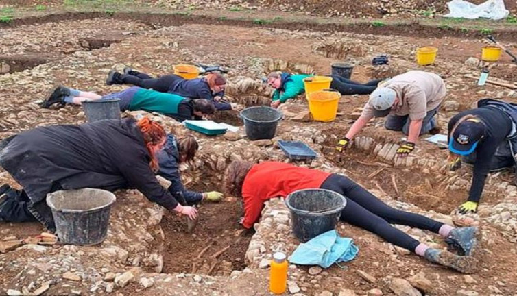10. Yüzyıldan kalma mezarda şaşırtan keşif