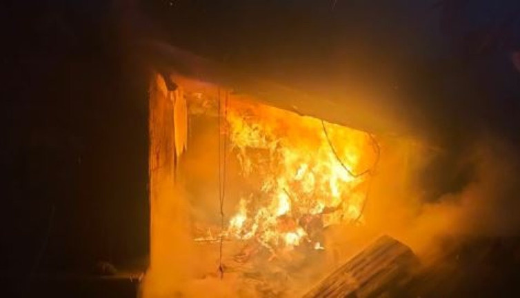 Fırın deposu cayır cayır yandı