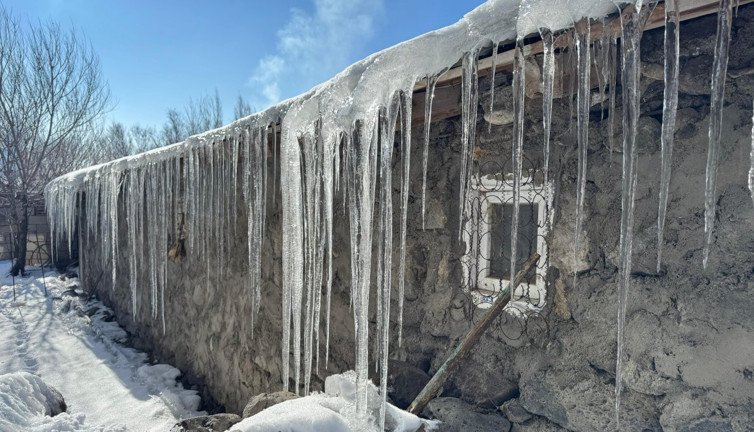 Ağrı eksi 19’i gördü! Nehir ve dereler buz tuttu