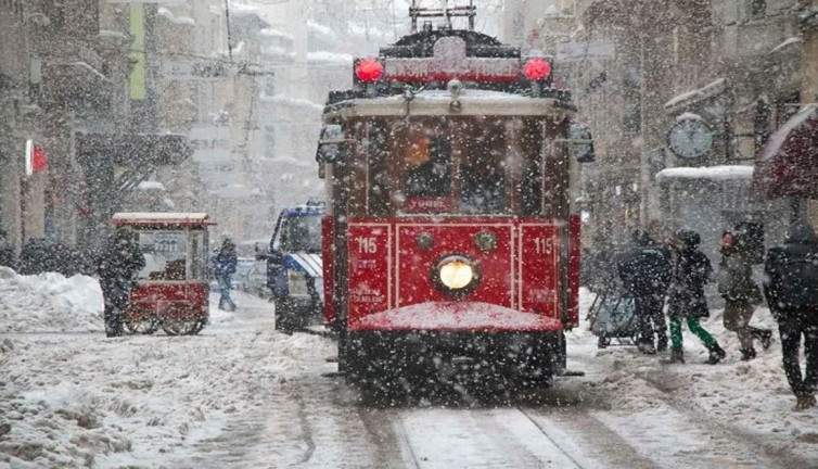 İstanbul'a lapa lapa yağacak karın net tarihi belli oldu. Güneşli havaya aldanmayın