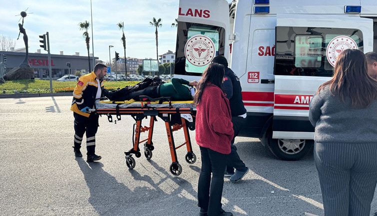 Gazipaşa’da okul servisi ile motosiklet kazaya karıştı: 1 yaralı