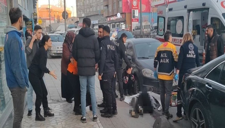 Tetikçi kaldırımda infaz etti