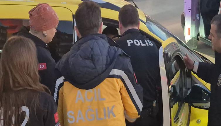 Taksi şoförünün ödü patladı! Polise bile tepki vermedi