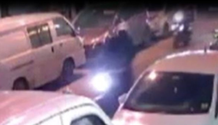 Motosikletli saldırganlar dehşet saçtı